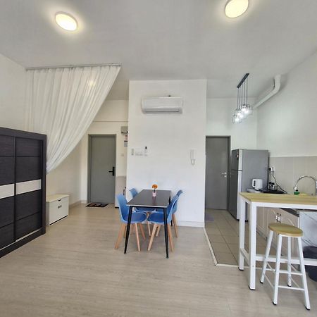 Taman Equine Comfy Studio#Greenery View#4 Pax#Aeon Mall Seri Kembangan Bagian luar foto